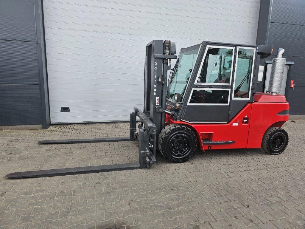 Dan Track 8450 DG.jpg